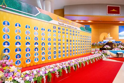 ภาพ No.146041:วันมหารำลึก ครั้งที่ 34 พิธีร่วมรำลึกถึงนักสร้างบารมีที่ล่วงลับไปแล้ว , พิธีสวดพระพุทธมนต์ ณ ห้องแก้วสารพัดนึก 1 วัดพระธรรมกาย วันเสาร์ที่ 27 กรกฎาคม พ.ศ. 2567