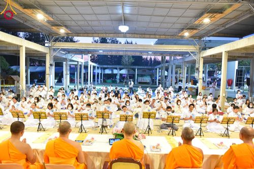 ภาพ No.106640:พิธีถวายภัตตาหารเป็นสังฆทาน แด่คณะพระธรรมยาตราฯ ในโครงการธรรมยาตรากตัญญูบูชา มหาปูชนียาจารย์ พระมงคลเทพมุนี(สด จนฺทสโร) พระผู้ปราบมาร อนุสรณ์สถาน 7 แห่ง ปีที่ 12 วันที่ 6 มกราคม พ.ศ. 2567 ณ อนุสรณ์สถานโลตัสแลนด์ จ.สุพรรณบุรี