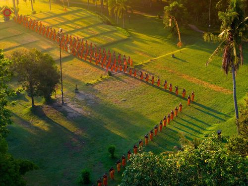 ภาพ No.104079:พิธีเดินธรรมยาตรา สามเณรธรรมทายาทชาวอินโดนีเซียกว่า 1,000 รูป ณ มหาเจดีย์บุโรพุทโธ ประเทศอินโดนีเซีย ในวันที่ 21 ธันวาคม พ.ศ. 2566