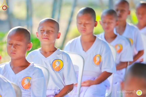 ภาพ No.135614:พิธีขอขมารับผ้าไตร , พิธีบรรพชา ในโครงการบรรพชาสามเณร ฟื้นฟูพระพุทธศาสนาทั่วไทย  ณ ศูนย์ปฏิบัติธรรมสวนผึ้ง จ.ราชบุรี วันที่ 4 เมษายน พ.ศ. 2567