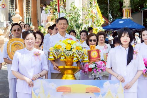 ภาพ No.260416:วันที่ 19 ตุลาคม พ.ศ. 2568 พิธีทอดกฐินสามัคคีทั่วไทย 30,000 วัด โดยคณะศิษยานุศิษย์ บูชาธรรม 81 ปี หลวงพ่อธัมมชโย ณ วัดคณิกาผล ป้อมปราบ กรุงเทพฯ