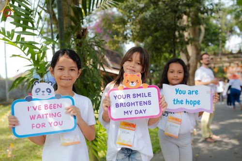 ภาพ No.156333:วัดพุทธบาหลีและวัดพระธรรมกาย จัดปฏิบัติธรรมนานาชาติ 1,151 คนจาก 78 ประเทศ ใน "วันสันติภาพสากล" ณ บาหลี อินโดนีเซีย วันเสาร์ที่ 21 กันยายน พ.ศ. 2567 เวลา 16.00-21.00 น. ณ พิพิธภัณฑ์ ARMA เมืองอูบุด จังหวัดบาหลี ประเทศอินโดนีเซีย