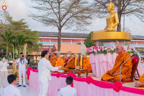 ภาพ No.58069:พิธีตักบาตรพระภิกษุและสามเณร 180 รูป ณ ลานองค์พระสมุทรเจดีย์ จ.สมุทรปราการ วันเสาร์ที่ 27 เมษายน พ.ศ. 2567