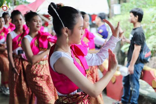 ภาพ No.164169:พิธีทอดกฐินวัดสามพราน จ.นครปฐม ในโครงการกฐินสามัคคีทั่วไทย 30,000 วัด บูชาธรรม 80 ปี หลวงพ่อธัมมชโย โดย คณะศิษยานุศิษย์วัดพระธรรมกาย วันที่ 20 ตุลาคม พ.ศ. 2567