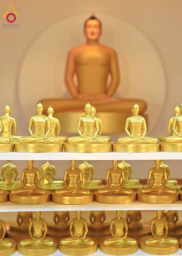 ภาพ No.213385:วันอาทิตย์ที่ 16 มีนาคม พ.ศ. 2568 พิธีบุพเปตพลี, ถวายภัตตาหาร, ปล่อยปลา วัดพระธรรมกายคานากาว่า ประเทศญี่ปุ่น