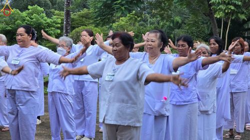 ภาพ No.153512:โครงการอุบาสก อุบาสิกาแก้ว รุ่นที่ 1  ผู้แทนทอดกฐินสามัคคีสามหมื่นวัดทั่วไทย ระหว่างวันที่ 6-8 กันยายน พ.ศ.2567 ณ ศูนย์ปฏิบัติธรรมเขาคิชฌกูฏ จันทบุรี