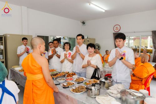 ภาพ No.164881:กฐินอาคารปฏิบัติธรรมสายไหม ณ ศูนย์ปฏิบัติธรรมธรรมธารา สายไหม วันเสาร์ที่ 19 ตุลาคม พ.ศ. 2567