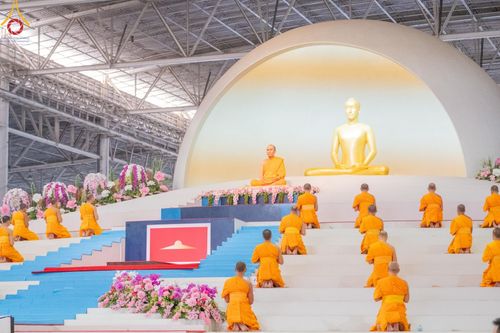 ภาพ No.123132:พระธรรมยาตรารับประกาศนียบัตร และพระของขวัญ ในวันอาทิตย์ต้นเดือนที่ 4 กุมภาพันธ์ พ.ศ.2567 ณ สภาธรรมกายสากล วัดพระธรรมกาย