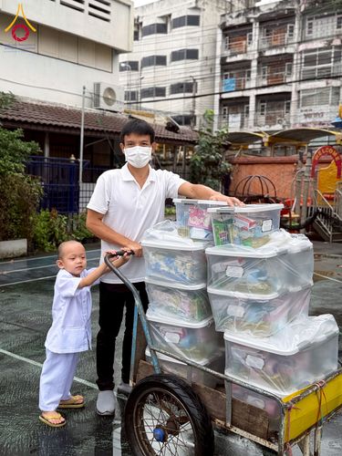 ภาพ No.273399:วันที่ 1 พฤศจิกายน พ.ศ. 2568 พิธีทอดกฐินสามัคคีทั่วไทย ณ วัดทินกรนิมิต อ.เมือง จ.นนทบุรี โดยคณะศิษยานุศิษย์ บูชาธรรม 81 ปี หลวงพ่อธัมมชโย