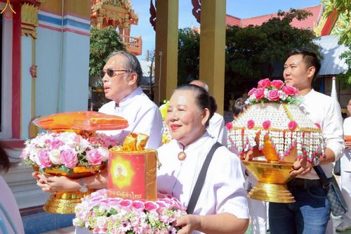 ภาพ No.260085:วันที่ 19 ตุลาคม พ.ศ. 2568 พิธีทอดกฐินสามัคคีทั่วไทย 30,000 วัด โดยคณะศิษยานุศิษย์ บูชาธรรม 81 ปี หลวงพ่อธัมมชโย ณ วัดปากคลองมอญ อ.บางเสาธง จ.สมุทรปราการ