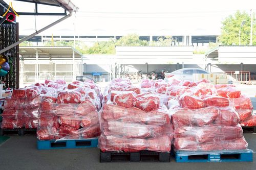 ภาพ No.273627:วันที่ 27 พฤศจิกายน พ.ศ. 2568 คณะศิษยานุศิษย์วัดพระธรรมกาย มูลนิธิธรรมกาย มอบอาหารและสิ่งของความช่วยเหลือให้พี่น้องชาวใต้ ผู้ประสบอุทกภัยน้ำท่วม