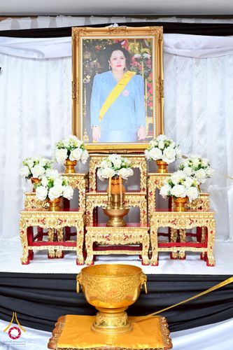 ภาพ No.260842:อำเภอคลองหลวง จัดพิธีสรงน้ำพระบรมศพ สมเด็จพระนางเจ้าสิริกิติ์ พระบรมราชินีนาถ พระบรมราชชนนีพันปีหลวง  ด้วยสำนึกในพระมหากรุณาธิคุณตราบนิจนิรันดร์ วันที่ 26 ตุลาคม พ.ศ. 2568 เวลา 09.30 น. ณ ที่ว่าการอำเภอคลองหลวง จังหวัดปทุมธานี