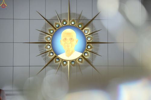 ภาพ No.229438:วันเสาร์ที่ 21 มิถุนายน พ.ศ. 2568 พิธีถวายภัตตาหารเมนูสวรรค์ เพื่อการบรรลุธรรม ณ หอฉันคุณยายอาจารย์ฯ วัดพระธรรมกาย