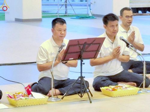 ภาพ No.223100:วันที่ 2 -10 พฤษภาคม พ.ศ. 2568 พิธีตัดปอยผม ปลงผม พิธีขอขมาลาอุปสมบทอุทิศชีวิต ของอุบาสก พิสิทธิ์ หมื่นแกล้ว  ณ วัดพระธรรมกาย