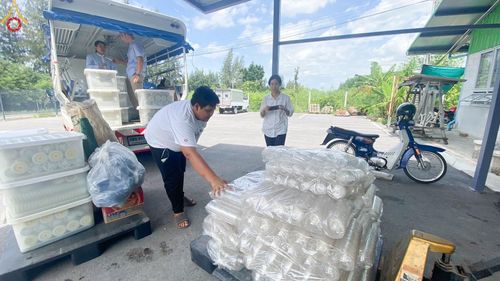 ภาพ No.152688:การเตรียมงานของเจ้าหน้าที่แผนกต่างๆ เพื่องานจุดโคมประทีปที่ ARMA MUSEUM บาหลี ประเทศอินโดนีเซีย งานจัดวันเสาร์ที่ 21 กันยายน พ.ศ. 2567