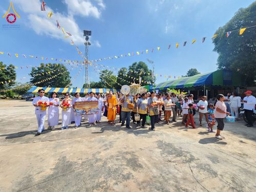 ภาพ No.176864:พิธีทอดกฐิน ณ วัดหนองอุ้มไก่ จ.นครสวรรค์ ในโครงการทอดกฐินสามัคคีทั่วไทย 30,000 วัด บูชาธรรม 80 ปี หลวงพ่อธัมมชโย โดยคณะศิษยานุศิษย์วัดพระธรรมกาย วันที่ 10 พฤศจิกายน พ.ศ. 2567