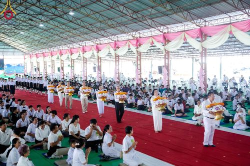 ภาพ No.97297:พิธีทอดผ้าป่า เพื่อสร้าง "ลานอเนกประสงค์พญานาค 4 ตระกูล" และพิธีจุดประทีปโคมลอย ลอยกระทง ถวายประทีปเป็นพุทธบูชา ณ พุทธอุทยานนานาชาติ จ.หนองคาย วันที่ 27 พฤศจิกายน พ.ศ. 2566