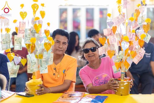 ภาพ No.171658:พิธีทอดกฐิน ณ วัดมหาโพธิ์ จ.ลพบุรี ในโครงการกฐินสามัคคีทั่วไทย 30,000 วัด บูชาธรรม 80 ปี หลวงพ่อธัมมชโย โดยคณะศิษยานุศิษย์วัดพระธรรมกาย วันที่ 27 ตุลาคม พ.ศ. 2567