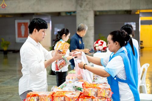 ภาพ No.235270:วันที่ 27 กรกฎาคม พ.ศ. 2568 พิธีตักบาตรฉลองพระใหม่ โครงการบรรพชาและอุปสมบทมู่รุ่นเข้าพรรษา ณ วัดพระธรรมกาย