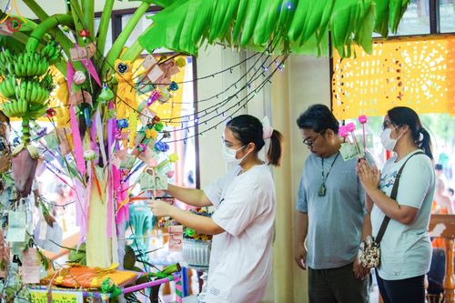 ภาพ No.164956:พิธีทอดกฐิน ณ วัดกลางเกาะระกำ ต.บ้านสร้าง อ.บางปะอิน จ.พระนครศรีอยุธยา ในโครงการกฐินสามัคคีทั่วไทย 30,000 วัด บูชาธรรม 80 ปี หลวงพ่อธัมมชโย โดยคณะศิษยานุศิษย์วัดพระธรรมกาย วันที่ 20 ตุลาคม พ.ศ. 2567