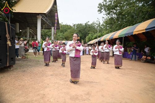 ภาพ No.181566:พิธีทอดกฐิน ณ วัดหนองเข็ง จ.ฉะเชิงเทรา ในโครงการทอดกฐินสามัคคีทั่วไทย 30,000 วัด บูชาธรรม 80 ปี หลวงพ่อธัมมชโย โดยคณะศิษยานุศิษย์วัดพระธรรมกาย วันที่ 27 ตุลาคม พ.ศ. 2567