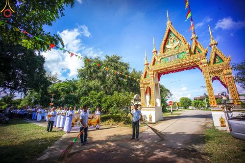 ภาพ No.165362:พิธีทอดกฐิน ณ วัดพุทธิสารโนนทอง อ.คอนสวรรค์ จ.ชัยภูมิ ในโครงการกฐินสามัคคีทั่วไทย 30,000 วัด บูชาธรรม 80 ปี หลวงพ่อธัมมชโย โดยคณะศิษยานุศิษย์วัดพระธรรมกาย วันที่ 21 ตุลาคม พ.ศ. 2567