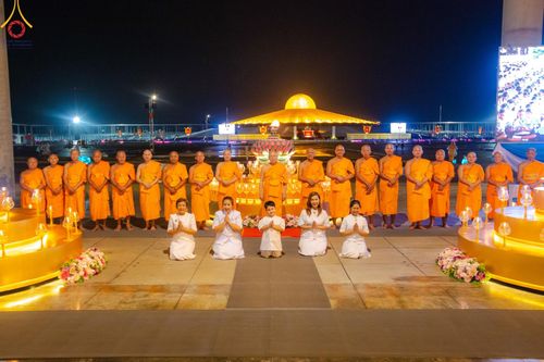 ภาพ No.137354:พิธีฉลองชัยสวดมนต์บทธรรมจักร 6,400,000,000 จบ ณ มหารัตนวิหารคด วัดพระธรรมกาย ในวันวิสาขบูชา พุธที่ 22 พฤษภาคม พ.ศ. 2567 ( วันพระขึ้น 15 ค่ำ เดือน 6 )