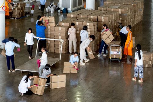 ภาพ No.218573:วันพฤหัสบดีที่ 17 เมษายน พ.ศ. 2568 การเตรียมงานในลานธรรม , สภาธรรมกายสากล , วิหารคด  เพื่องานวันคุ้มครองโลก 22 เมษายน พ.ศ. 2568