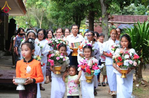 ภาพ No.183304:พิธีทอดกฐิน ณ วัดร่องริว จ.เชียงราย ในโครงการทอดกฐินสามัคคีทั่วไทย 30,000 วัด บูชาธรรม 80 ปี หลวงพ่อธัมมชโย โดยคณะศิษยานุศิษย์วัดพระธรรมกาย วันที่ 20 ตุลาคม พ.ศ. 2567