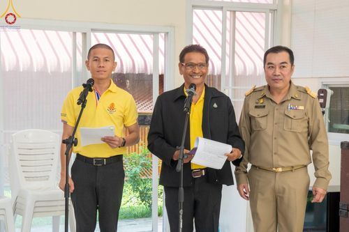 ภาพ No.59072:พิธีปลงผมและแห่นาคธรรมทายาท ในโครงการบรรพชาสามเณร ภาคฤดูร้อน เฉลิมพระเกียรติพระบาทสมเด็จพระเจ้าอยู่หัว เนื่องในโอกาส  พระราชพิธีมหามงคลเฉลิมพระชนมพรรษา 6 รอบ  ปลงผมนาคในวันที่ 21 เมษายน พ.ศ 2567 ณ วัดกลางธนรินทร์ (ธรรมอุทยานบ้านแป้ง)