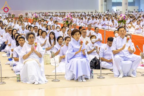 ภาพ No.209490:วันอาทิตย์ที่ 2 มีนาคม พ.ศ. 2568 พิธีบูชาข้าวพระ ณ สภาธรรมกายสากล วัดพระธรรมกาย