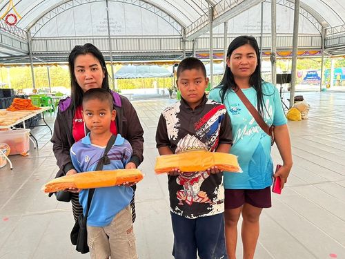 ภาพ No.133206:กิจวัตรกิจกรรมการฝึกตัวก่อนบวช และพิธีตัดปอยผมธรรมทายาท ณ ศูนย์ปฏิบัติธรรมและอบรมเยาวชนเมืองยะลา วันที่ 1-2 เมษายน พ.ศ. 2567