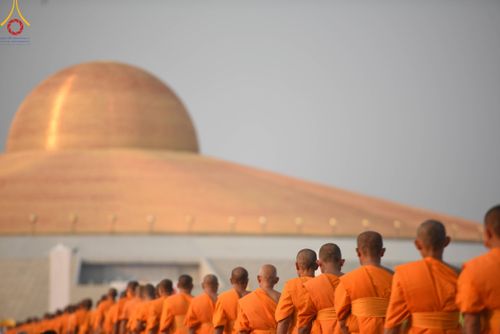 ภาพ No.121925:พิธีจุดประทีปถวายเป็นพุทธบูชา และบูชาธรรมมหาปูชนียาจารย์ พระมงคลเทพมุนี(สด จนฺทสโร) ในโครงการธรรมยาตรา กตัญญูบูชา มหาปูชนียาจารย์ พระมงคลเทพมุนี(สด จนฺทสโร) พระผู้ปราบมาร อนุสรณ์สถาน 7 แห่ง ปีที่ 12 วันที่ 31 มกราคม พ.ศ. 2567 ณ วัดพระธรรมกาย จ.ปทุมธานี