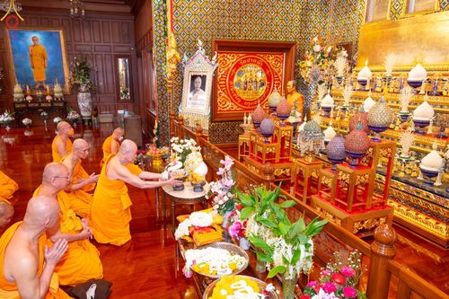 ภาพ No.84922:พิธีทำสามีจิกรรมและรับฟังโอวาท จากพระผู้ใหญ่ พระมหาเถระ พระสังฆาธิการ เนื่องในเทศกาลเข้าพรรษา ของคณะสงฆ์วัดพระธรรมกาย นำโดยหลวงพ่อทัตตชีโว วันที่ 3 สิงหาคม พ.ศ. 2566