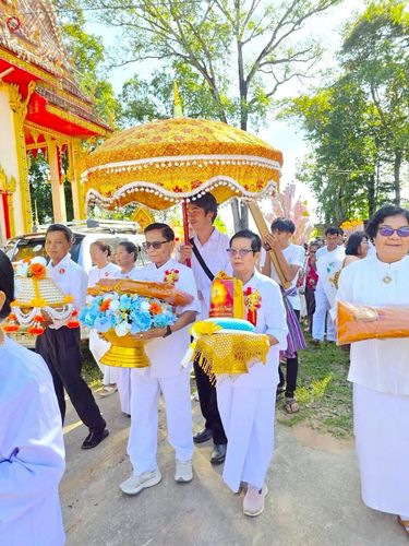 ภาพ No.256596:วันที่ 16 ตุลาคม พ.ศ. 2568 พิธีทอดกฐินสามัคคีทั่วไทย 30,000 วัด โดยคณะศิษยานุศิษย์ บูชาธรรม 81 ปี หลวงพ่อธัมมชโย หลวงพ่อธัมมชโย ณ วัดบ้านแดง อ.เหล่าเสือโก๊ก จ.อุบลราชธานี