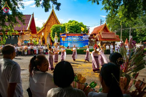 ภาพ No.165852:พิธีทอดกฐิน ณ วัดม่วงโตน ตำบลเหล่ายาว อำเภอบ้านโฮ่ง จังหวัดลำพูน ในโครงการกฐินสามัคคีทั่วไทย 30,000 วัด บูชาธรรม 80 ปี หลวงพ่อธัมมชโย โดยคณะศิษยานุศิษย์วัดพระธรรมกาย วันที่ 20 ตุลาคม พ.ศ. 2567