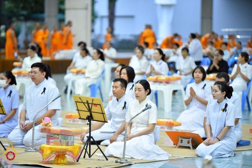 ภาพ No.267512:วันที่ 7 พฤศจิกายน พ.ศ. 2568 พสกนิกรอำเภอคลองหลวง รวมใจบำเพ็ญกุศลปัณรสมวาร (15 วัน) อุทิศถวายเป็นพระราชกุศลแด่ “สมเด็จพระพันปีหลวง” ณ วัดพระธรรมกาย