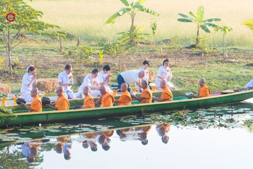 ภาพ No.175425:พิธีทอดกฐินสามัคคี ณ ศูนย์ปฏิบัติธรรมแก้วมงคลสกลนคร(หนองหาร) ต.ท่าแร่ อำเภอเมือง จังหวัดสกลนคร วันที่ 15 พฤศจิกายน พ.ศ. 2567