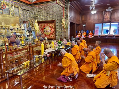 ภาพ No.145822:คณะสงฆ์วัดพระธรรมกาย ทำวัตรพระผู้ใหญ่ ในเทศกาลเข้าพรรษา วันจันทร์ที่ 22 กรกฎาคม พ.ศ. 2567