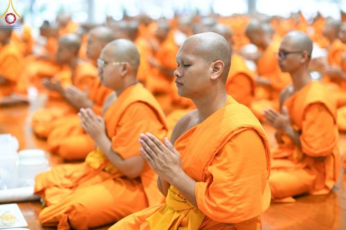 ภาพ No.169718:พิธีถวายภัตตาหารเมนูสวรรค์ "เพื่อการบรรลุธรรม" เนื่องในวันลอยกระทง (ขึ้น 15 ค่ำ เดือน 12) วันศุกร์ที่ 15 พฤศจิกายน พ.ศ. 2567 ณ หอฉันคุณยายอาจารย์ฯ วัดพระธรรมกาย