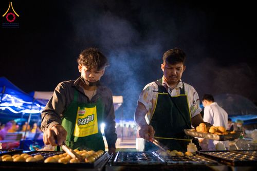 ภาพ No.200152:พิธีถวายภัตตาหารเป็นสังฆทาน แด่พระธรรมยาตรา ณ อนุสรณ์สถานบางปลา วัดบางปลา อำเภอบางเลน จังหวัดนครปฐม ในโครงการธรรมยาตรา กตัญญูบูชา มหาปูชนียาจารย์ พระมงคลเทพมุนี(สด จนฺทสโร) พระผู้ปราบมาร อนุสรณ์สถาน 7 แห่ง ปีที่ 13 วันที่ 23 มกราคม พ.ศ. 2568