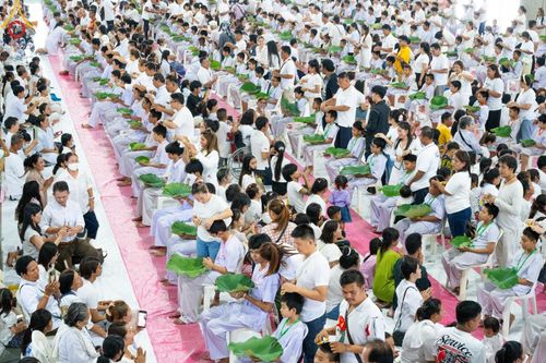 ภาพ No.132812:พิธีตัดปอยผม โครงการสามเณรฟื้นฟูพระพุทธศาสนาทั่วไทย ณ มหารัตนวิหารคด26 วัดพระธรรมกาย วันอาทิตย์ที่ 31 มีนาคม พ.ศ. 2567