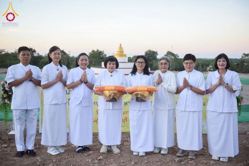 ภาพ No.278047:วันเสาร์ที่ 6 ธันวาคม พ.ศ. 2568 พิธีเวียนประทักษิณ ขอขมามอบผ้าไตร บรรพชาอุปสมบทหมู่ธรรมทายาท จำนวน 53 รูป โครงการอุปสมบทหมู่ รุ่นบูชาธรรมมหาปูชนียาจารย์ ประจำปี 2568 จังหวัดสระบุรี