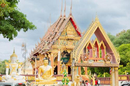 ภาพ No.268951:วันที่ 25 ตุลาคม พ.ศ. 2568 พิธีทอดกฐินสามัคคีทั่วไทย ณ วัดท่าโป๊ะ จ.กาญจนบุรี โดยคณะศิษยานุศิษย์ บูชาธรรม 81 ปี หลวงพ่อธัมมชโย