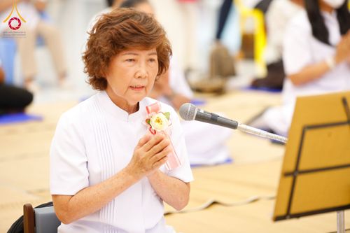 ภาพ No.129201:พิธีถวายภัตตาหารเป็นสังฆทาน แด่คณะพระธรรมยาตราฯ ในโครงการธรรมยาตราอัญเชิญพระบรมสารีริกธาตุ  ประดิษฐาน ณ มหารัตนเจดีย์สิริปทุมสวรรค์ อ.บางกล่ำ จ.สงขลา วันที่ 11 มีนาคม พ.ศ. 2567