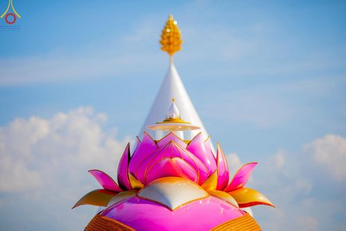 ภาพ No.211580:วันอาทิตย์ที่ 16 มีนาคม พ.ศ. 2568 พิธีอัญเชิญพระบรมสารีริกธาตุ ประดิษฐาน ณ ปทุมเจดีย์ ศูนย์อบรมเยาวชนปัตตานี