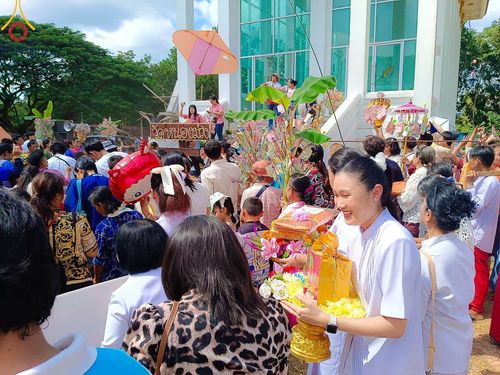 ภาพ No.173619:พิธีทอดกฐิน ณ วัดหนองม่วง จ.ระยอง ในโครงการกฐินสามัคคีทั่วไทย 30,000 วัด บูชาธรรม 80 ปี หลวงพ่อธัมมชโย โดยคณะศิษยานุศิษย์วัดพระธรรมกาย วันที่ 27 ตุลาคม พ.ศ. 2567