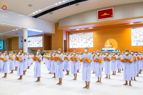 ภาพ No.101614:พิธีขอบรรพชา, พิธีขอสรณคมน์และศีล, พิธีถวายบาตร ในโครงการอุปสมบทหมู่ รุ่นบูชาธรรมมหาปูชนียาจารย์ ณ วัดพระธรรมกาย วันที่ 9 ธันวาคม พ.ศ. 2566