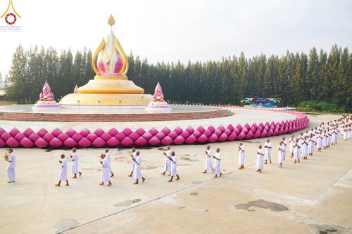 ภาพ No.101251:พิธีบรรพชาธรรมทายาท ในโครงการอุปสมบทบูชาธรรม มหาปูชนียาจารย์ พ.ศ. 2566 ณ วัดไชยชุมพลชนะสงคราม จ.กาญจนบุรี วันที่ 6 ธันวาคม พ.ศ. 2566