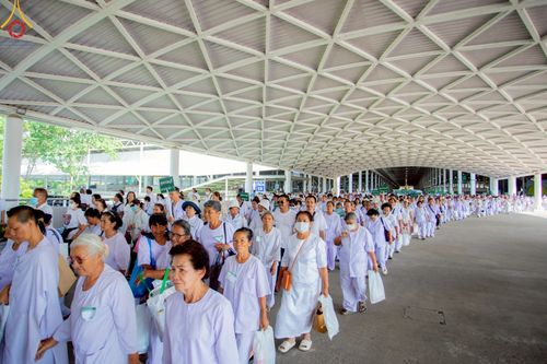 ภาพ No.219530:วันอังคารที่ 22 เมษายน พ.ศ. 2568 พิธีถวายมหาสังฆทานคณะสงฆ์ 40,000 กว่าวัดทั่วประเทศ เนื่องในวันคุ้มครองโลก ณ วัดพระธรรมกาย จ.ปทุมธานี